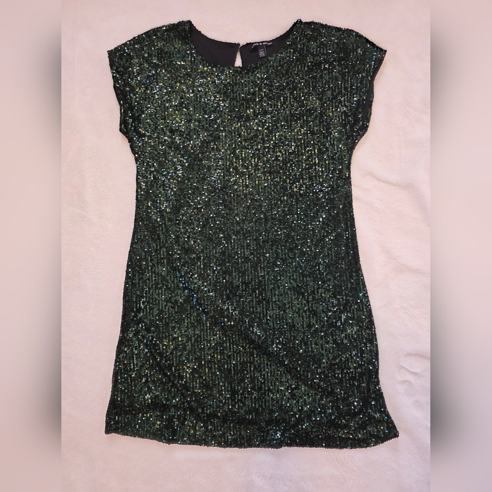 Cable & Gauge Black and Green Sequin Top